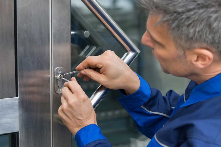 How to Avoid Scams When Hiring a Locksmith: Tips from the Pros